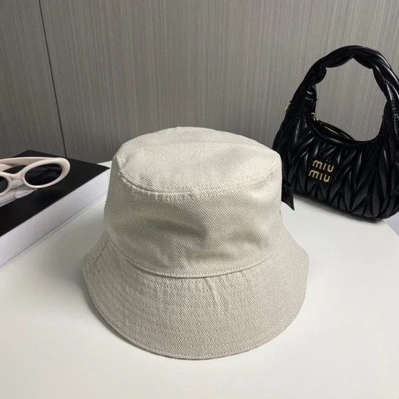 🔥Miu Miu Cream Bucket Hat - Picture 5 of 8